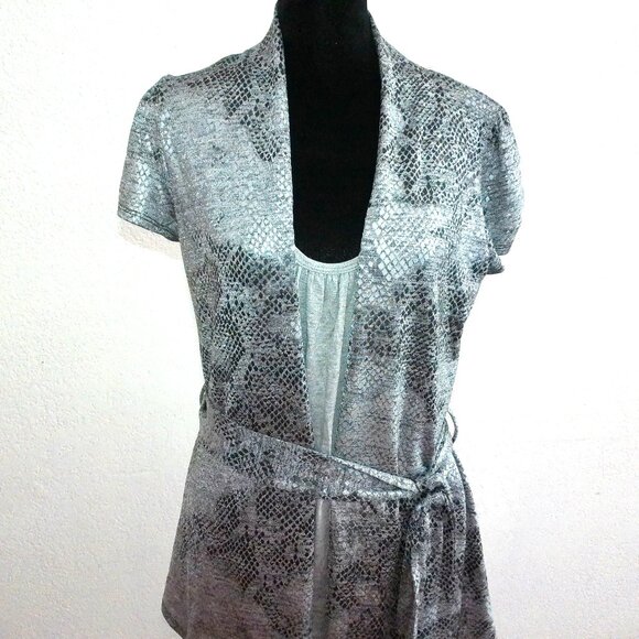 Gray/silver tank top front attached to shirt, with snake skin prints - Picture 4 of 7